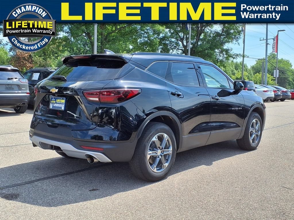 Used 2024 Black Chevrolet 2LT image 5
