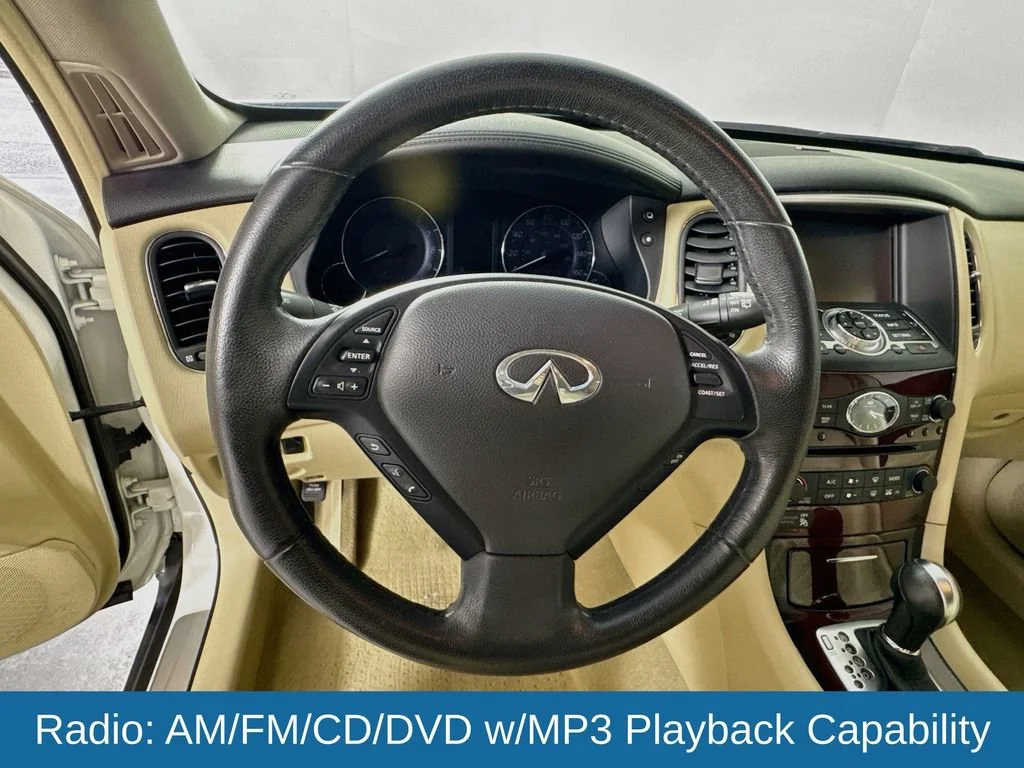 Used 2017 White INFINITI  image 13