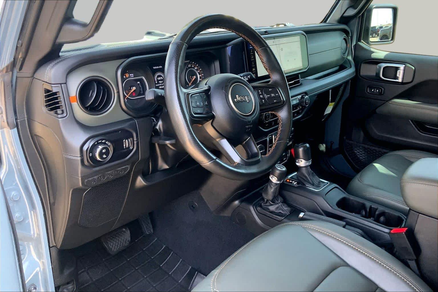 Used 2024 Anvil Clearcoat Jeep Mojave image 18