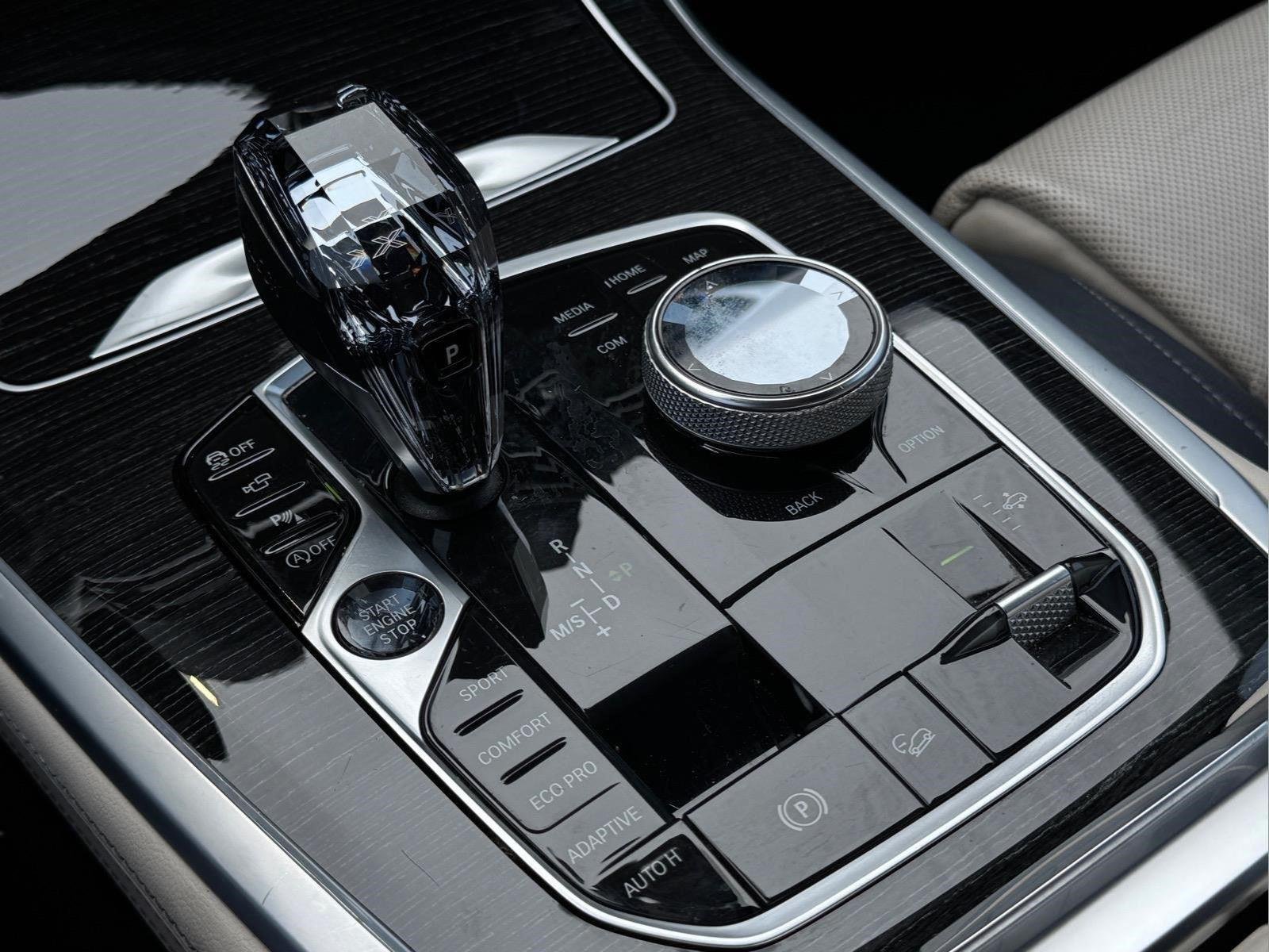 Used 2020 Arctic Gray Metallic BMW xDrive40i image 27