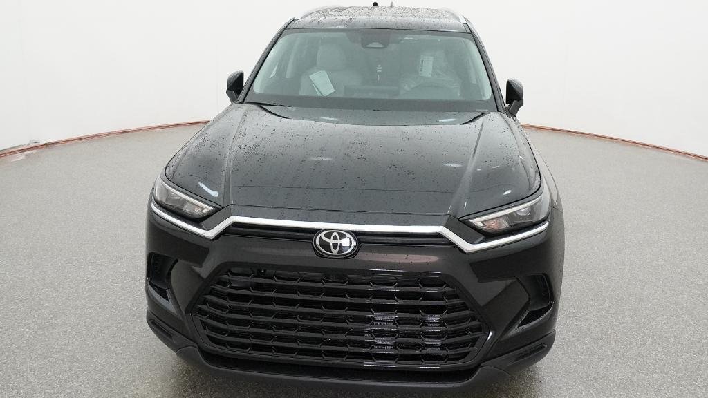 New 2026 Midnight Black Metallic Toyota XLE image 5