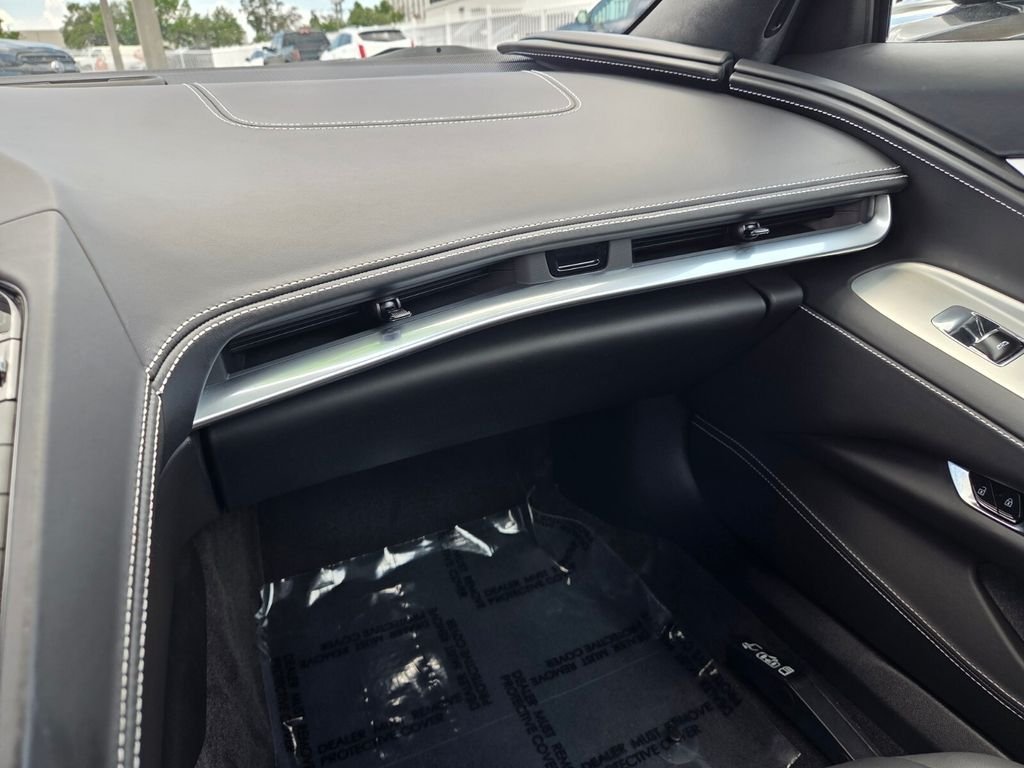 Used 2023 White Chevrolet Stingray image 28