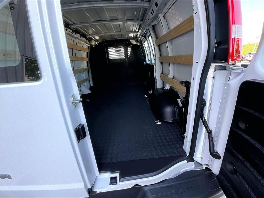 Used 2024 White GMC Work Van image 15