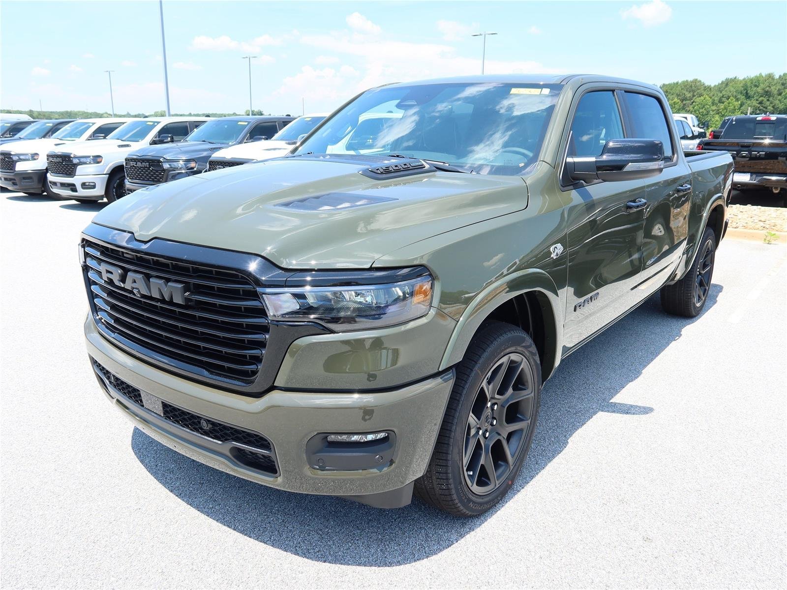 New 2026 Tank Exterior Paint RAM Laramie image 3