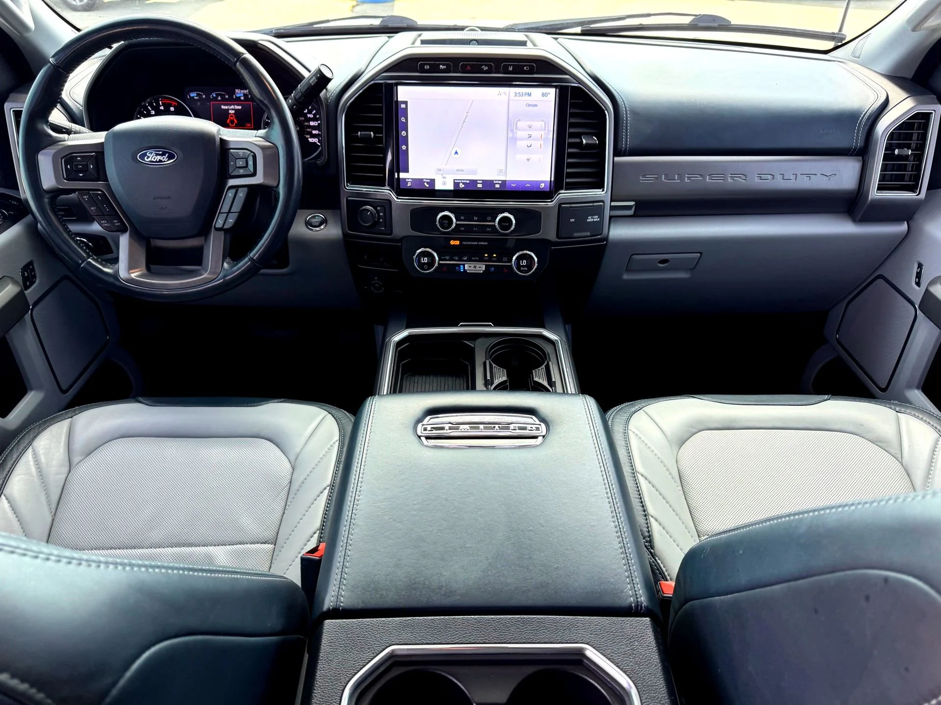 Used 2022  Ford Limited image 27