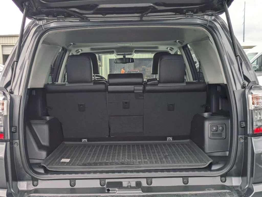 Used 2018 Magnetic Gray Metallic Toyota SR5 Premium image 13
