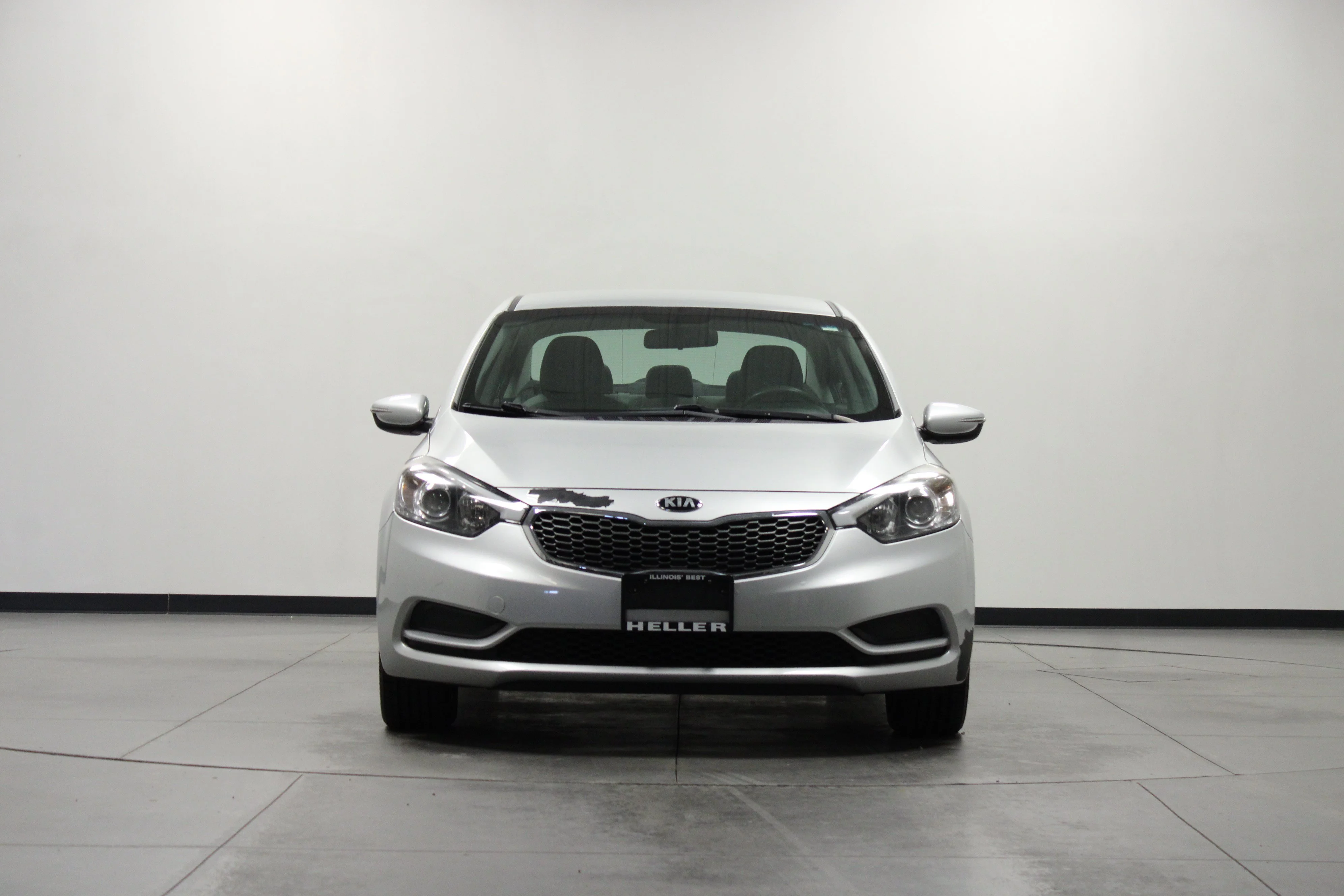 Used 2014 Bright Silver Kia LX image 9