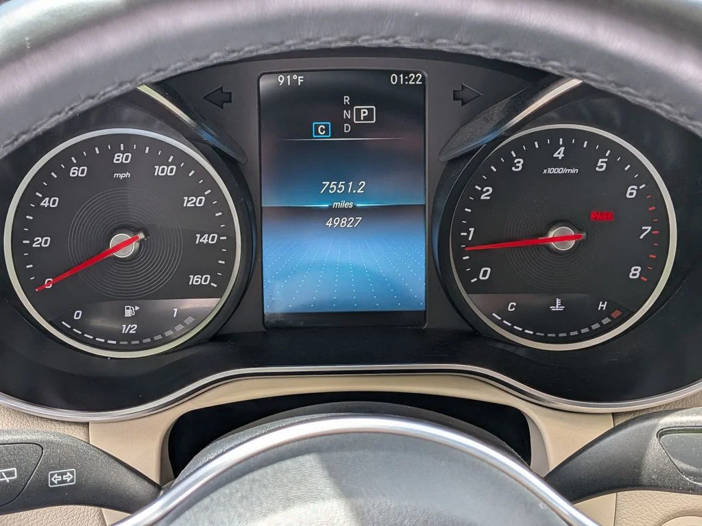 Used 2022  Mercedes-Benz GLC 300 image 19