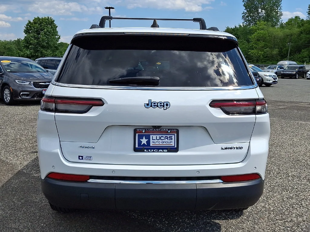 Used 2023 Bright White Clearcoat Jeep Limited image 10
