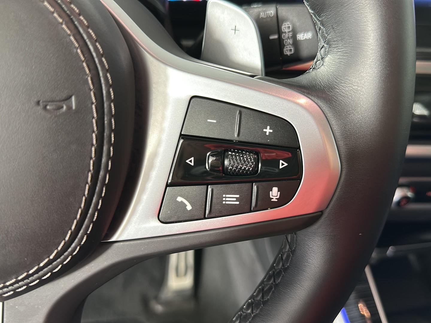 New 2026 Carbon Black Metallic BMW xDrive40i image 14