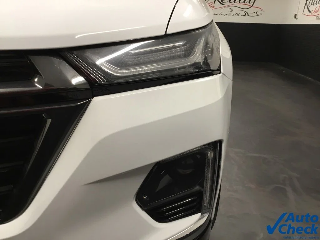 Used 2022 White Chevrolet Premier image 18