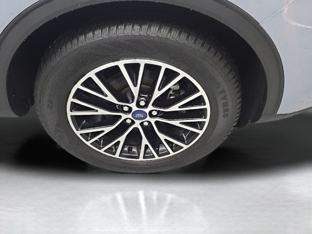 Used 2022 Blue Ford SE image 43