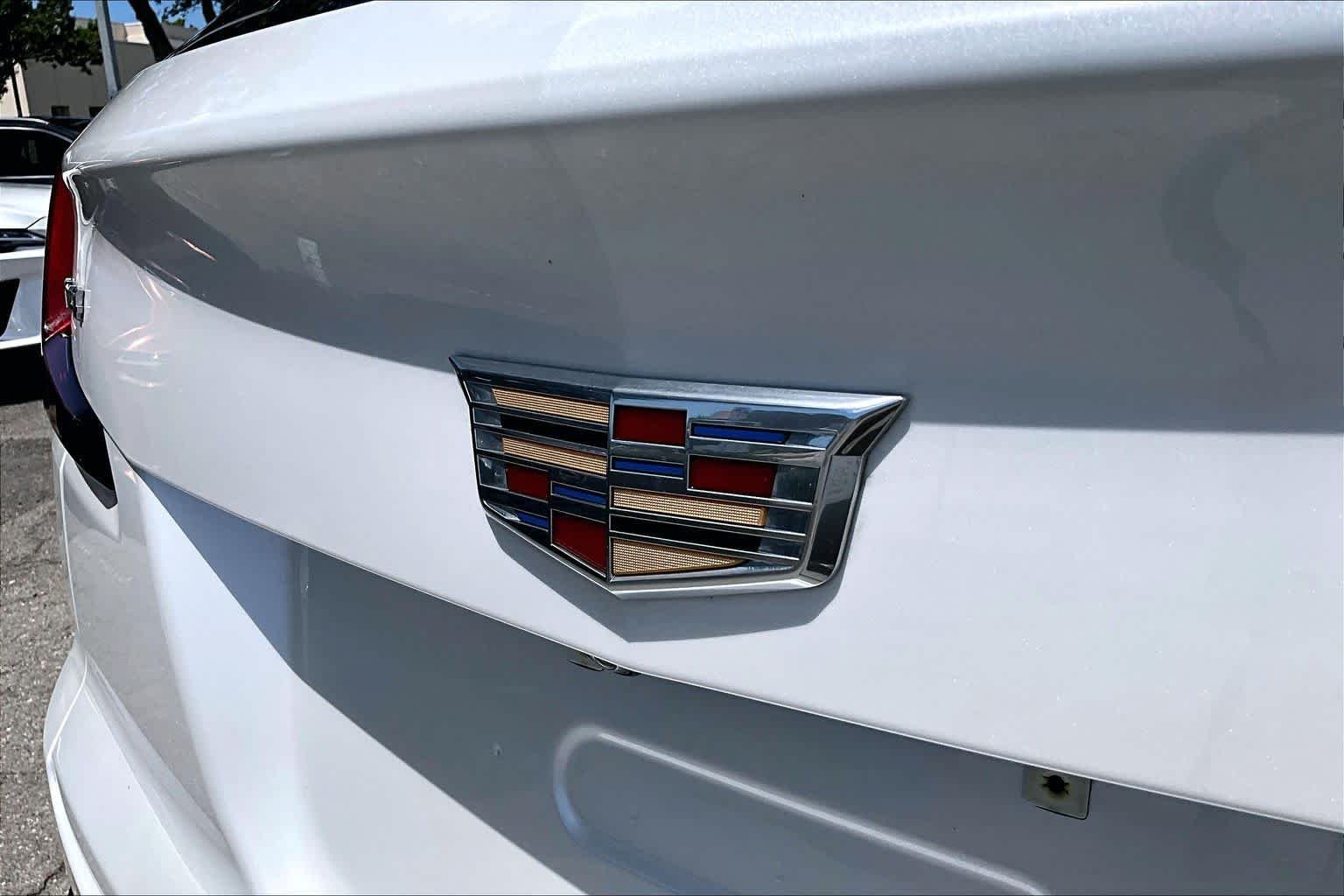 Used 2023 Crystal White Tricoat Cadillac FWD Luxury image 31