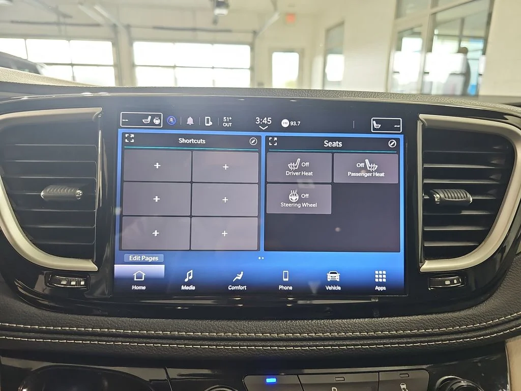 2023 Chrysler Pacifica Hybrid Touring L - Photo 28