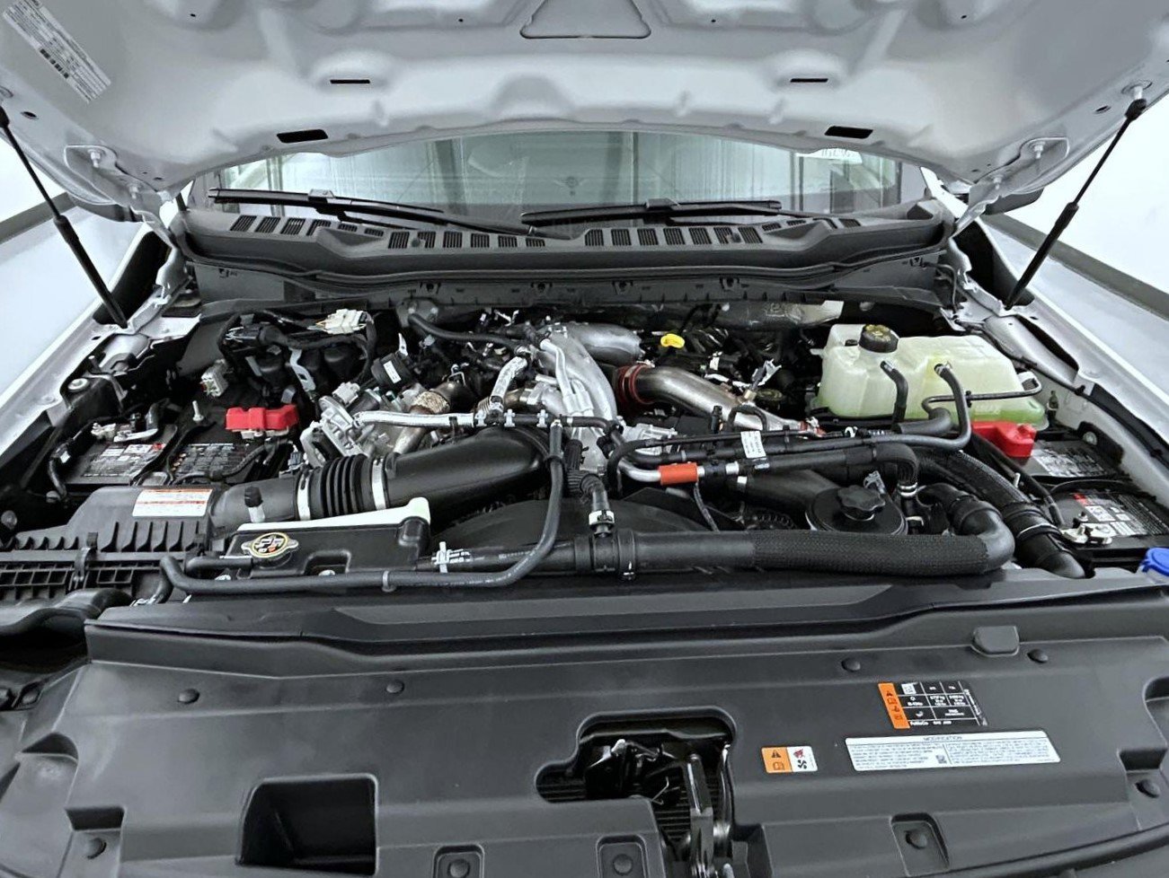 New 2027 Oxford White Ford XLT image 25