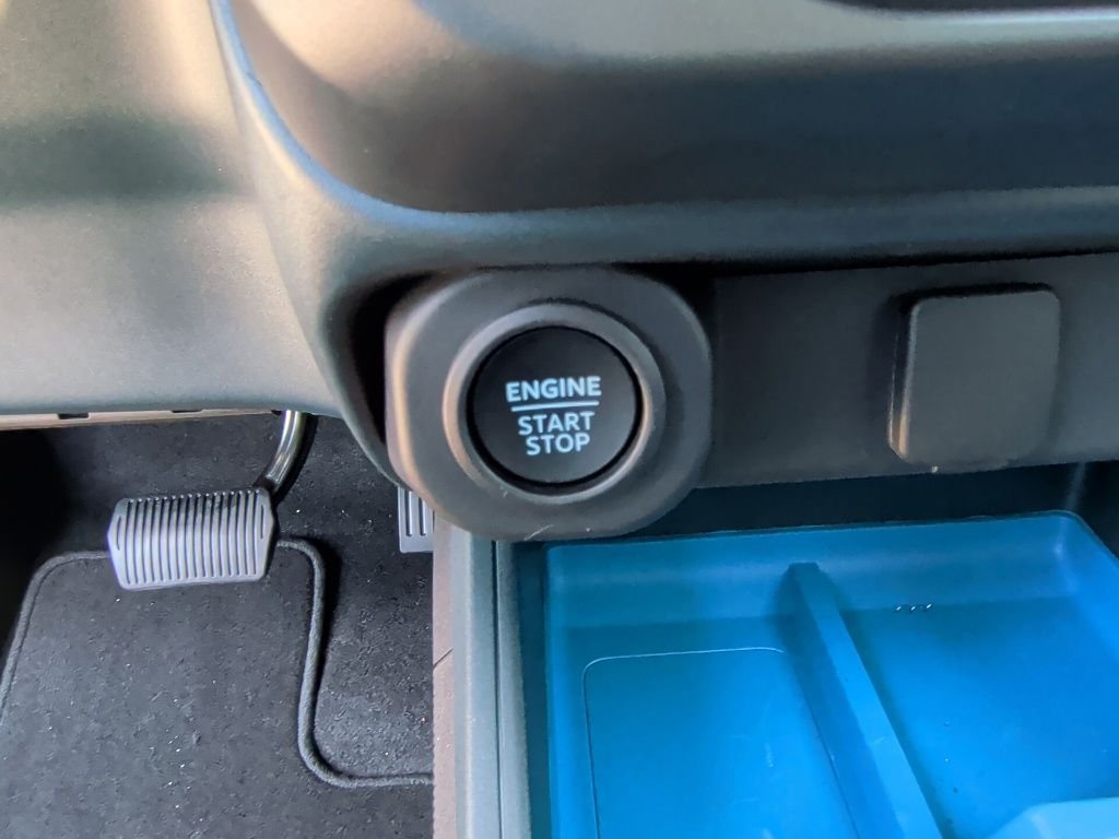 New 2025 Carbonized Gray Metallic Ford XLT image 22