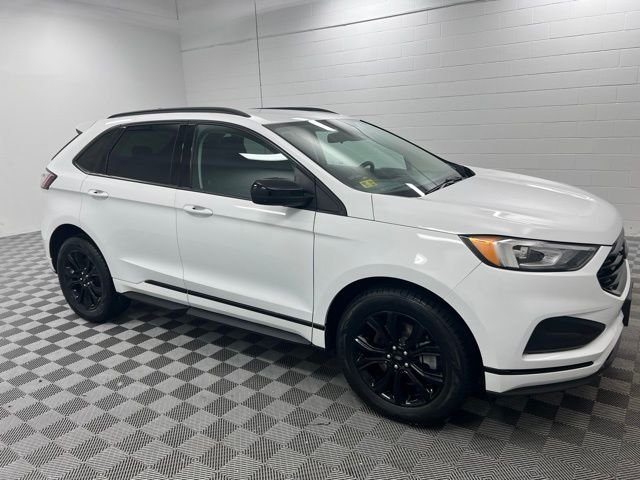 Used 2022 White Ford SE image 4