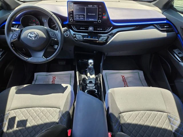 Used 2020 White Toyota XLE image 14