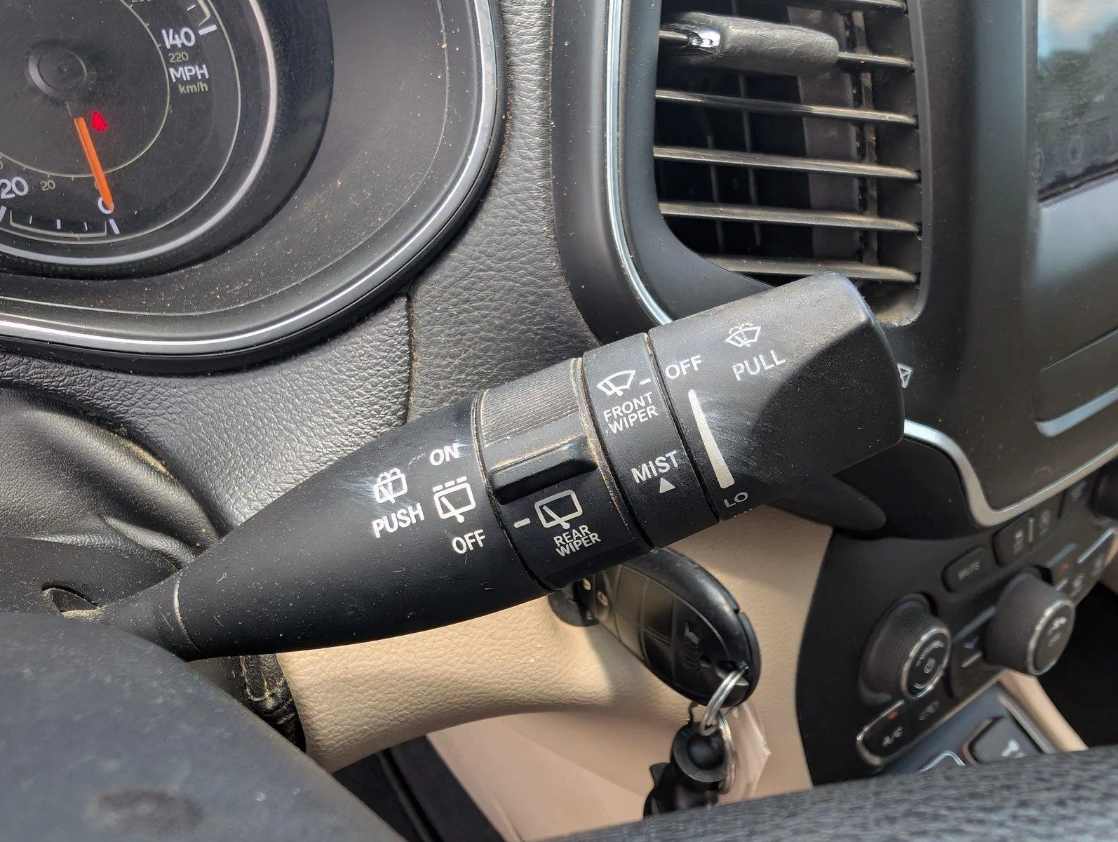 Used 2019 Velvet Red Pearlcoat Jeep Latitude image 22