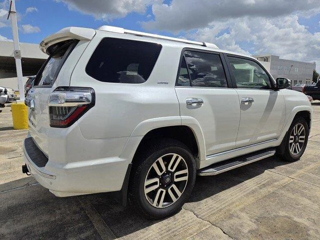 Used 2022 Blizzard Pearl Toyota Limited image 5