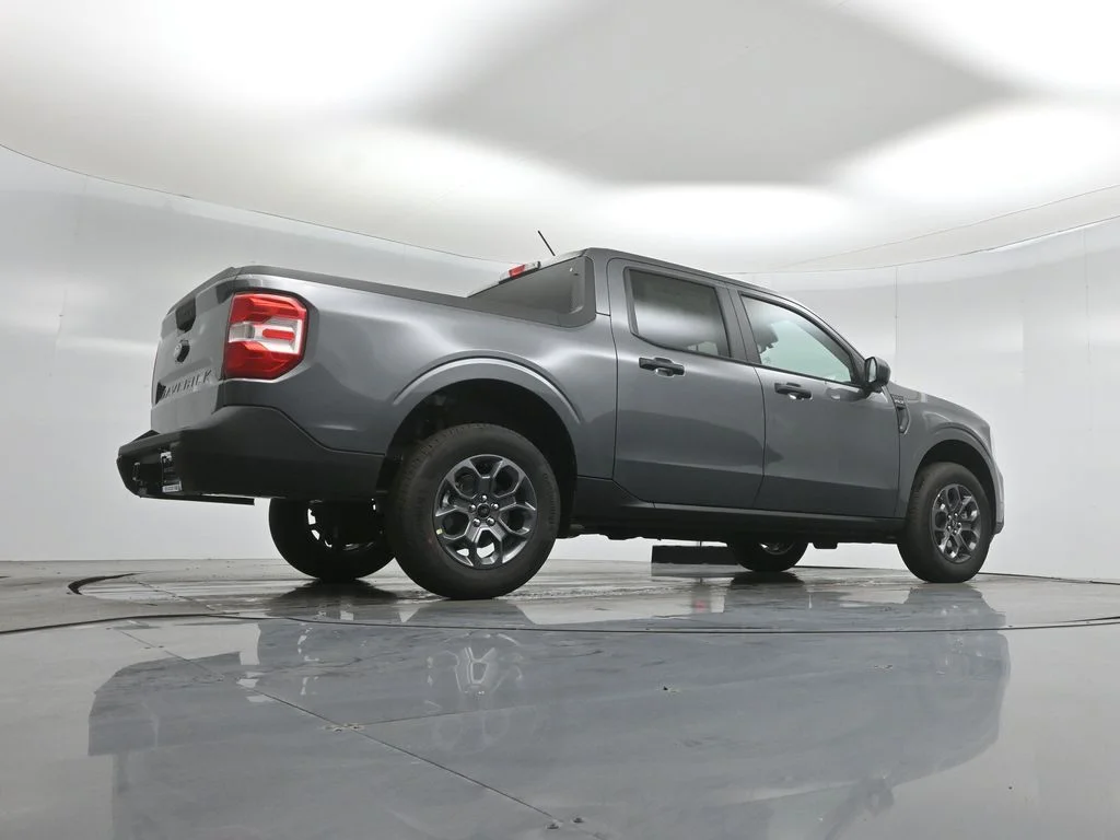 New 2026 Carbonized Gray Metallic Ford XLT image 44