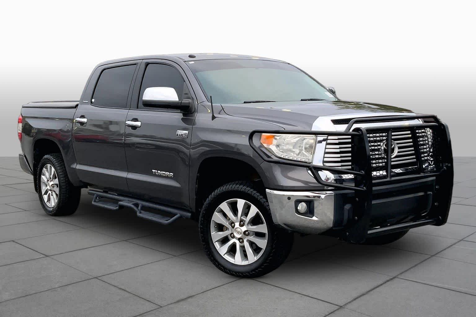 Used 2017 Magnetic Gray Metallic Toyota Limited image 3