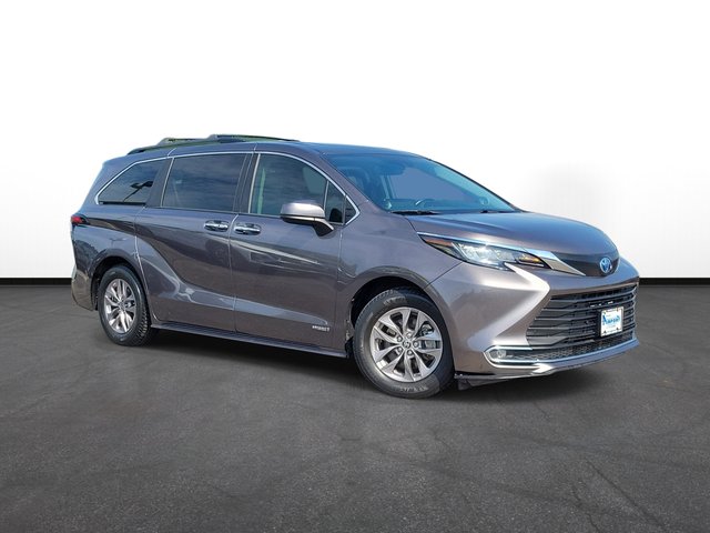 2021 Toyota Sienna XLE