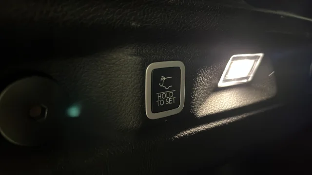 Used 2024 Silver Jeep Limited image 33