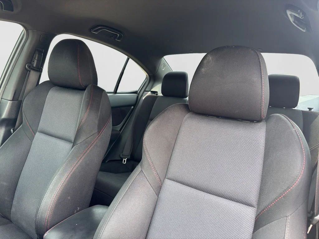 Used 2018 Black Subaru Base image 34