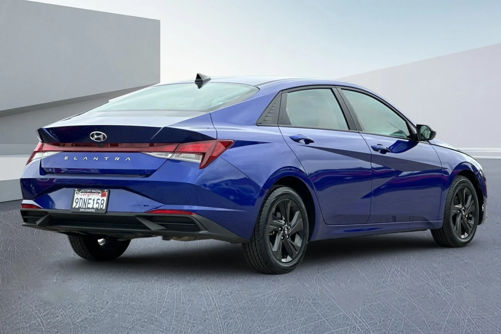 Used 2023 Blue Hyundai SEL image 4