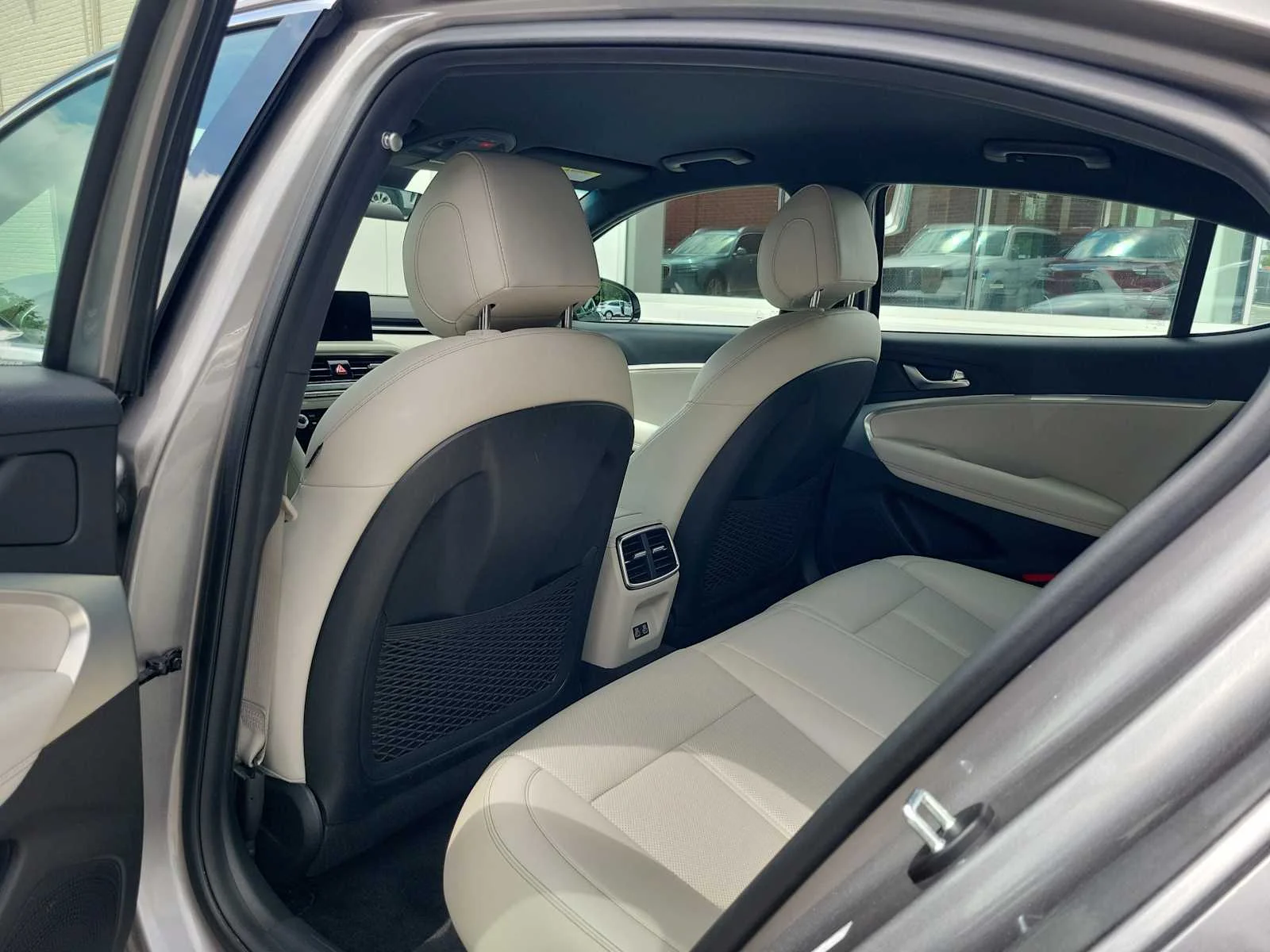 Used 2024 Silver Genesis 2.5T image 10