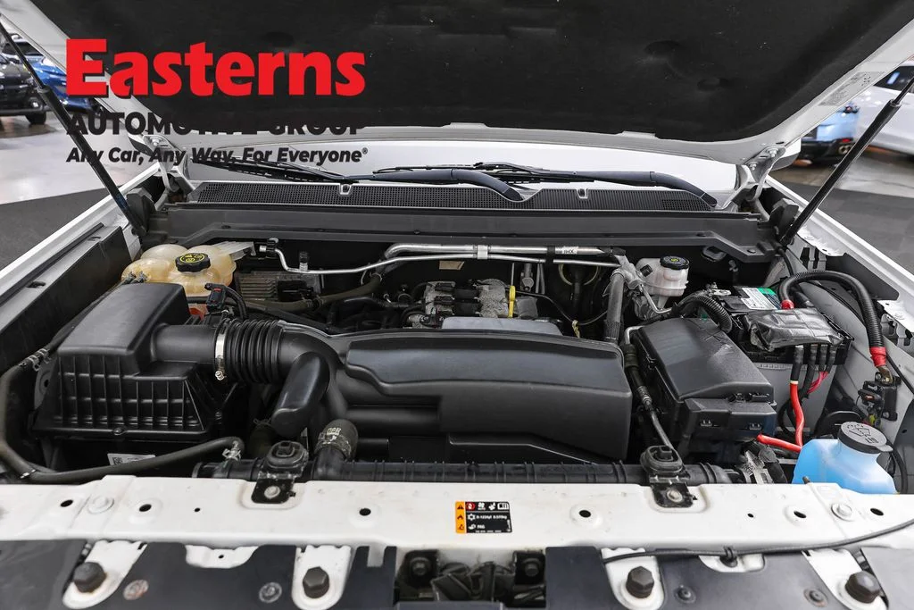 Used 2022 White Chevrolet LT image 7