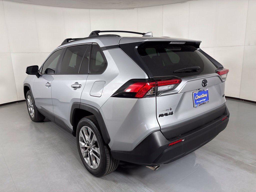 Used 2025 Silver Toyota XLE Premium image 6