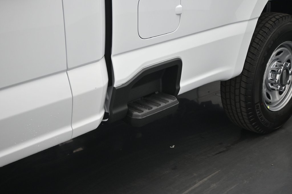 New 2027 Oxford White Ford XL image 18