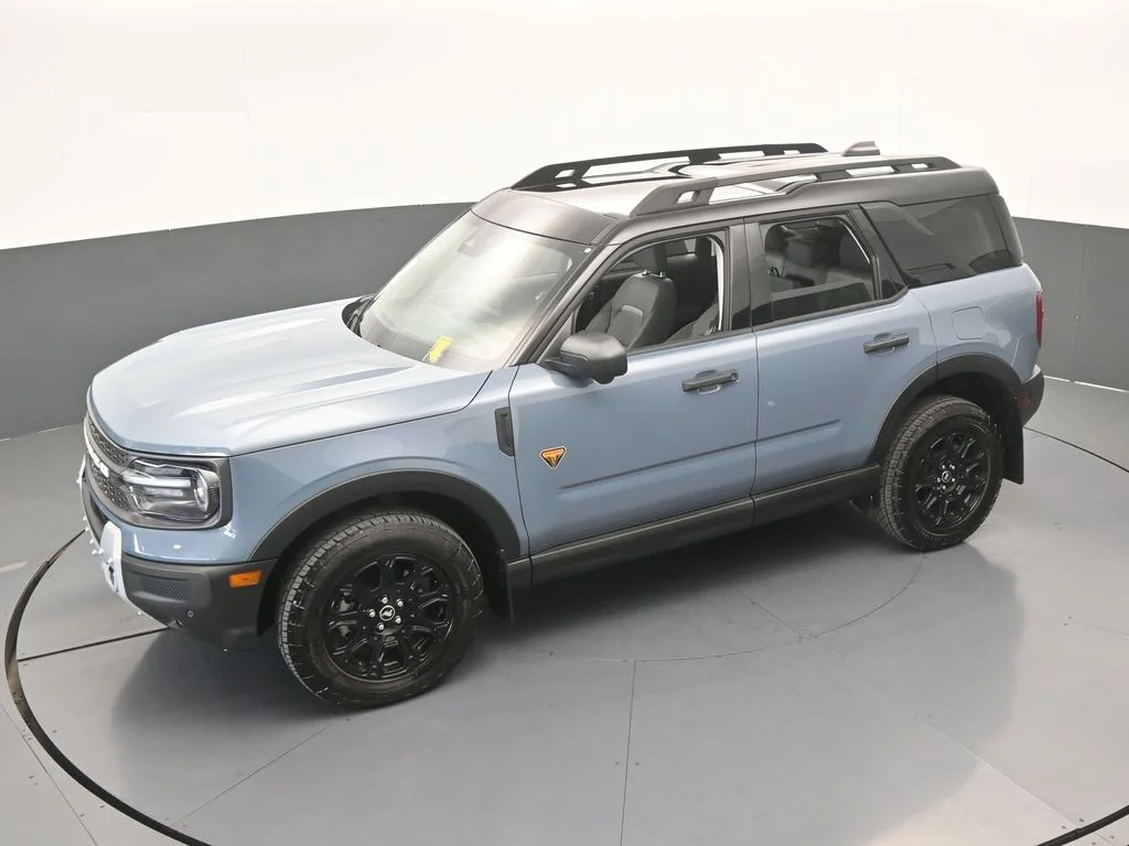Used 2026 Azure Gray Metallic Ford Badlands image 56