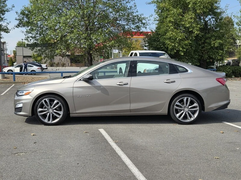 Used 2024 Mineral Gray Metallic CHEVROLET LT image 2