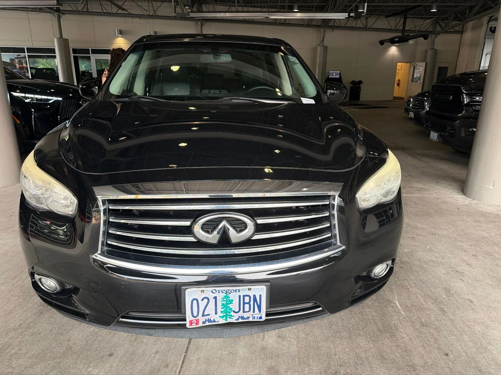 Used 2014 Black Obsidian INFINITI Base image 2