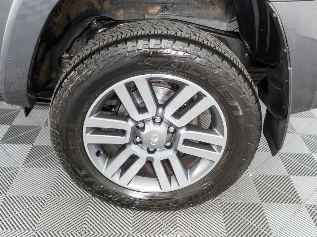 Used 2016 Gray Toyota SR5 Premium image 27