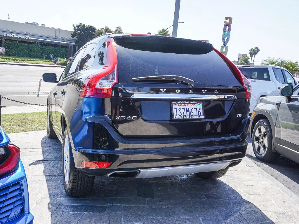 Used 2016 Black Volvo T5 Drive-E Premier image 4
