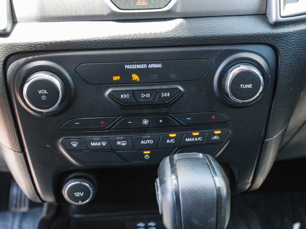 Used 2020 Iconic Silver Metallic Ford XLT image 17