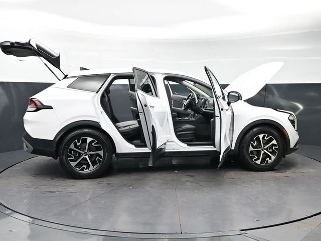 Used 2023 White Pearl Kia EX image 33