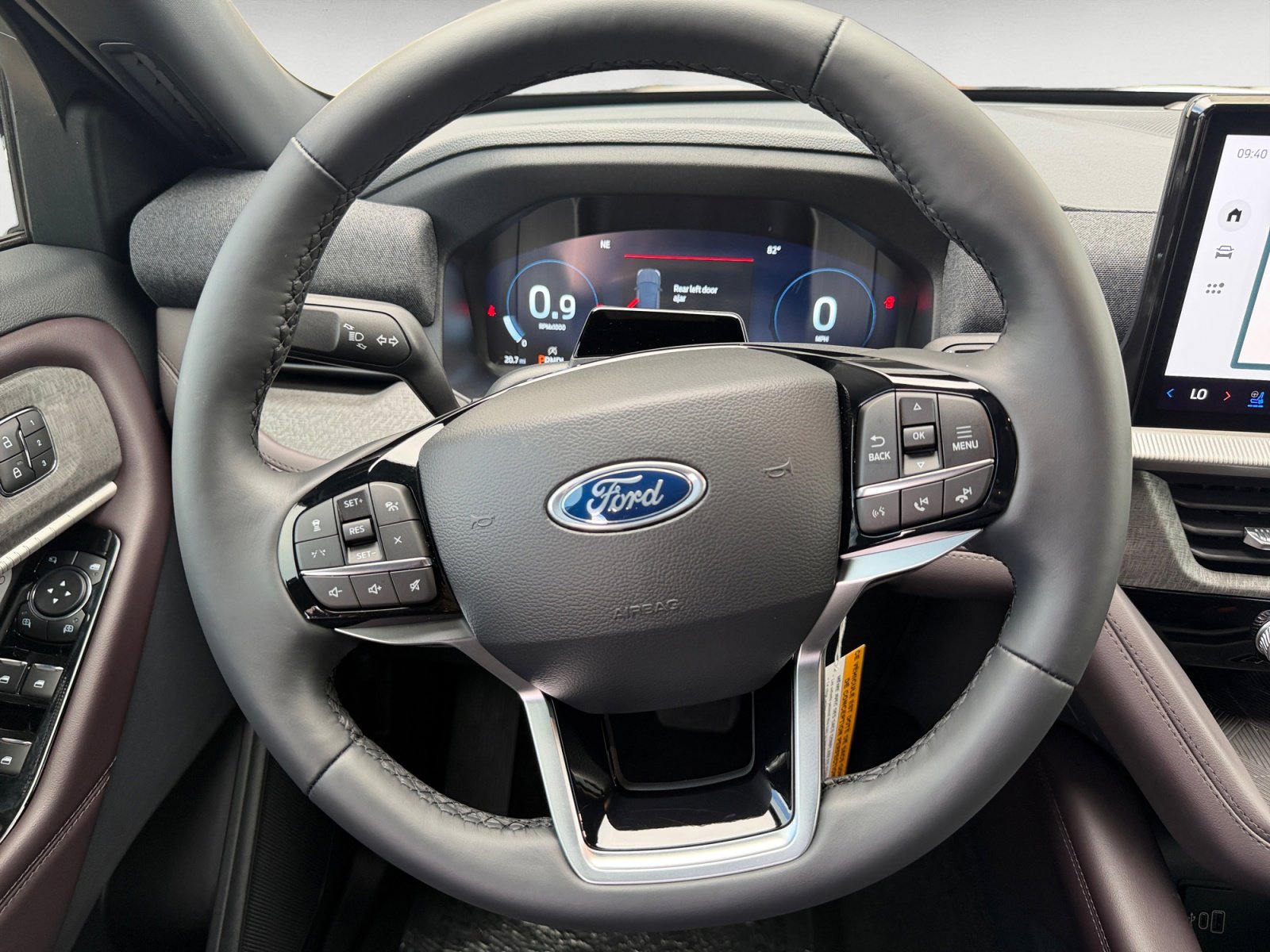 New 2026 Space White Metallic Ford Platinum image 11