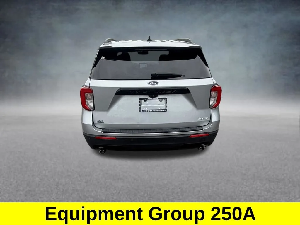 Used 2023 Silver Ford ST-Line image 4