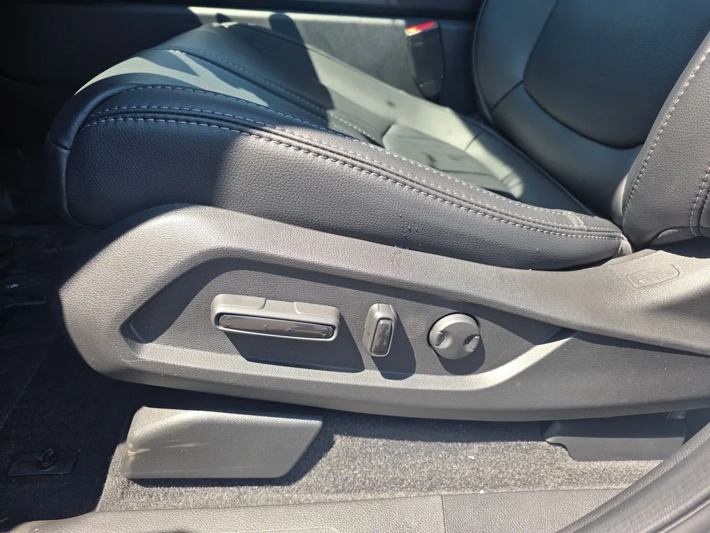 New 2026 Sonic Gray Pearl Honda Touring image 11
