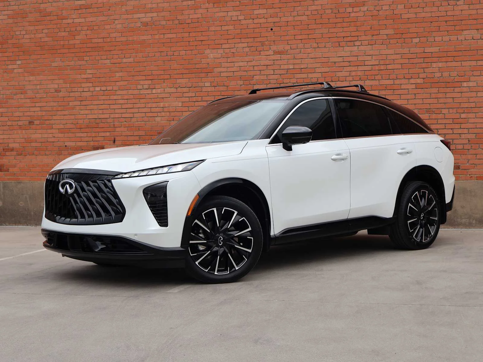 New 2027 2T RAD WHT INFINITI Autograph AWD image 2