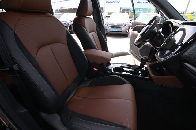 New 2026 CRYSTAL BLACK SILICA Subaru Touring Hybrid image 25
