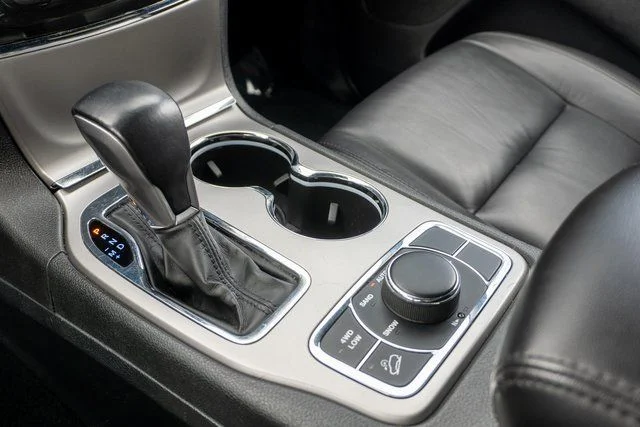 Used 2022 White Jeep Limited image 32