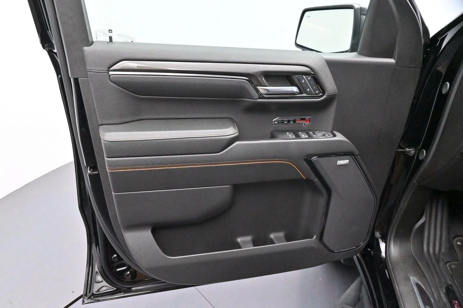 Used 2024 Onyx Black GMC AT4 image 9