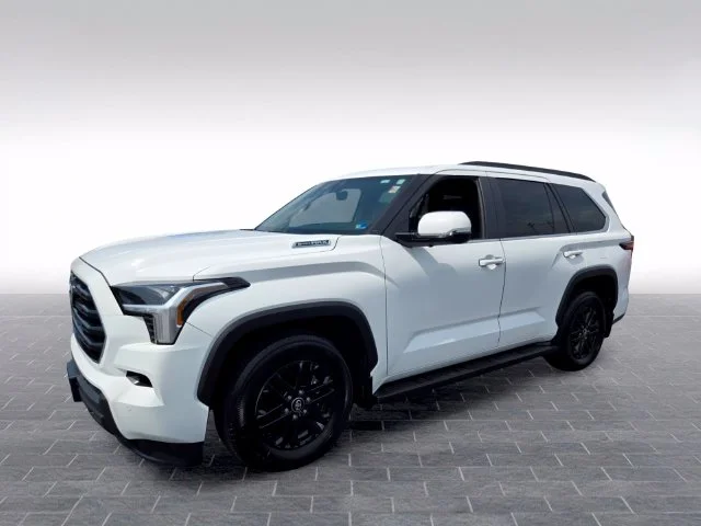Used 2025 White Toyota SR5 image 3