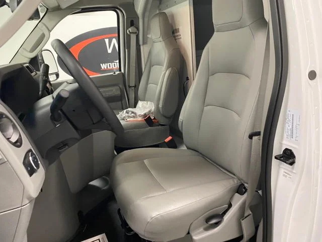 New 2025 Oxford White Ford E-350 SRW image 40